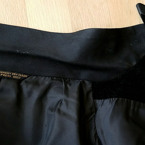 Vintage tuxedo jacket & Bond book - Picture 8 of 8